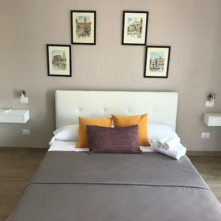 Juna's 4* Roma